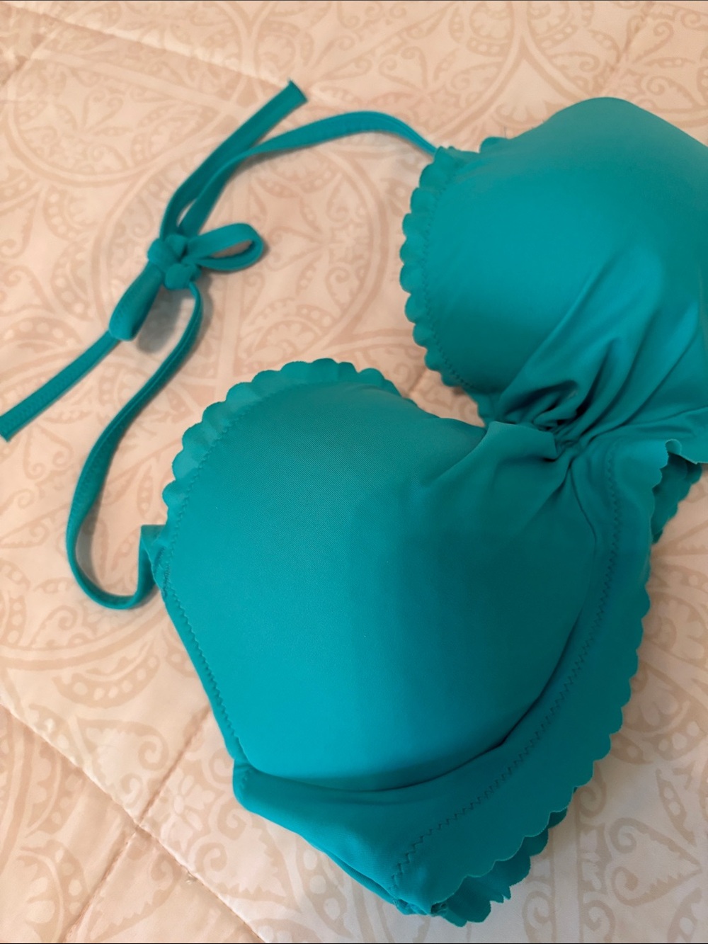 Victoria’s Secret bikini top - Picture 2 of 4